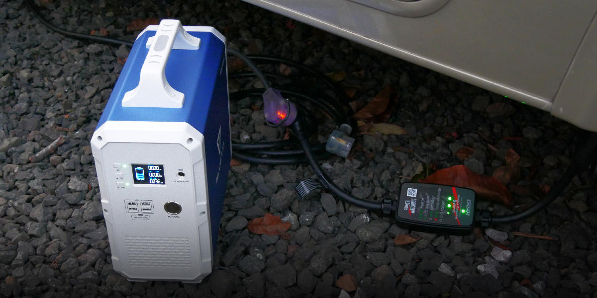 Off-Grid Power Options Portable Power Station - Bluetti AC200P - YouTube